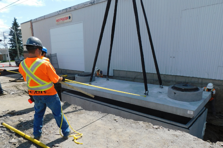 Installation d'un couvercle de ciment sur un ouvrage de prétraitement des eaux de procédé industrielles