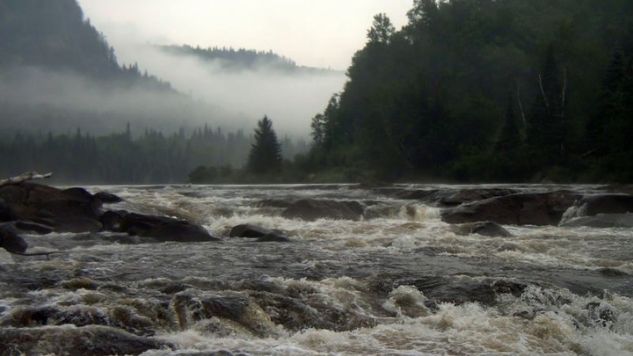 Les rapides d'une rivière