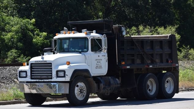 Un camion-benne