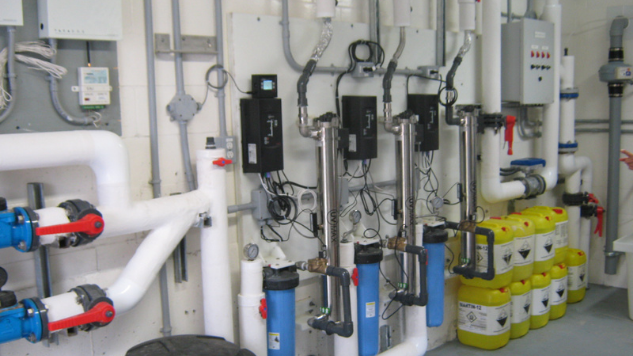 Intérieur d'une usine de traitement d'eau potable