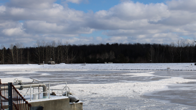 Un étang aéré en hiver