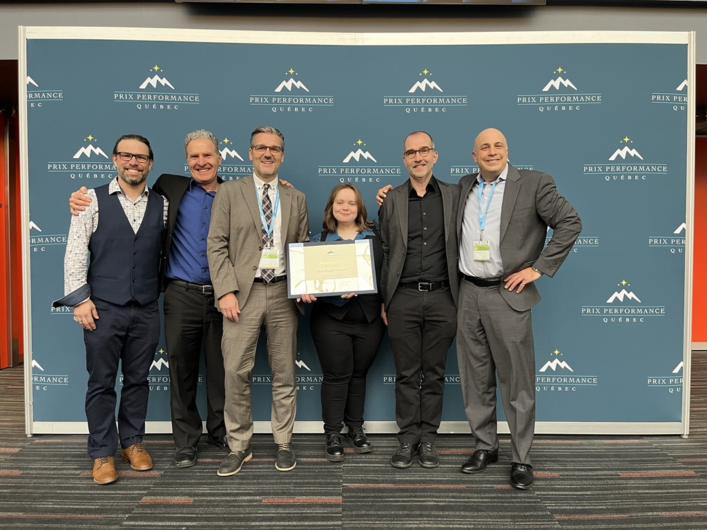 Sébastien De Léséleuc, Guy St-Hilaire, Charles Duguay, Marie McCoy, Marc Desmarais, Mathieu Filion, équipe d'Avizo qui reçoit une mention au Prix performance Québec (PPQ)